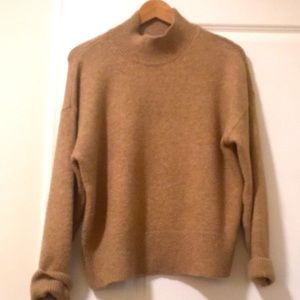 H&M Wheat Beige Size M/Oversize S Turtleneck